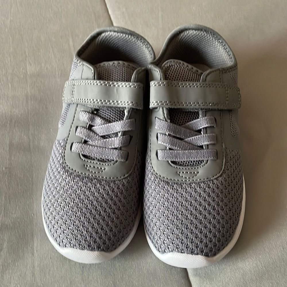 NWOT toddler sneakers size 10